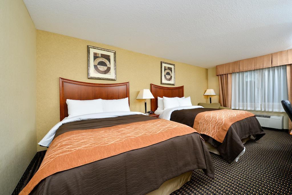 Comfort Inn & Suites Vancouver Downtown City Center Экстерьер фото