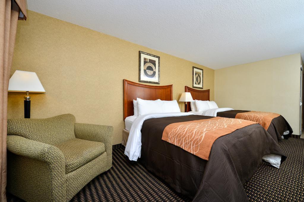 Comfort Inn & Suites Vancouver Downtown City Center Экстерьер фото