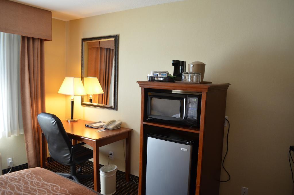 Comfort Inn & Suites Vancouver Downtown City Center Экстерьер фото