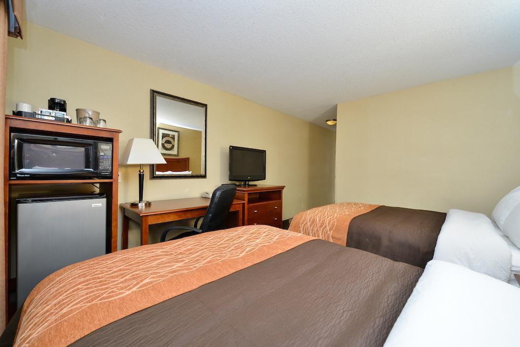 Comfort Inn & Suites Vancouver Downtown City Center Экстерьер фото