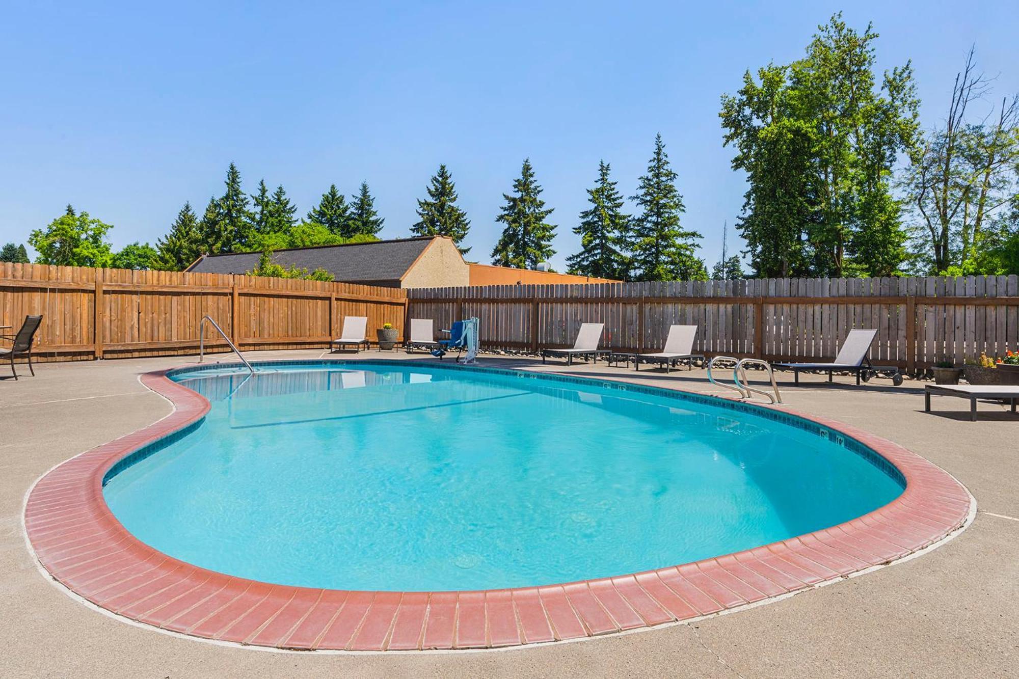 Comfort Inn & Suites Vancouver Downtown City Center Экстерьер фото