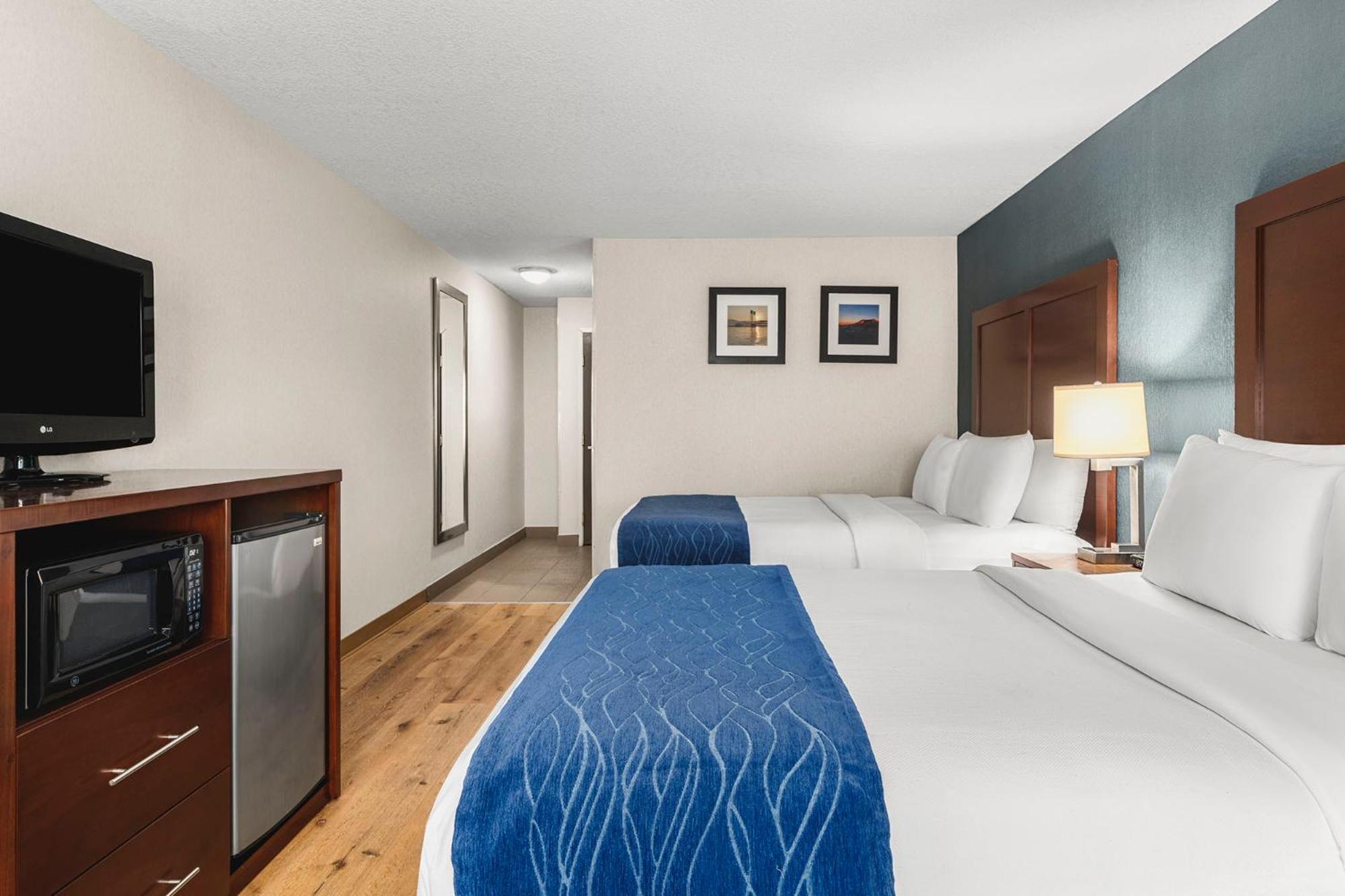 Comfort Inn & Suites Vancouver Downtown City Center Экстерьер фото