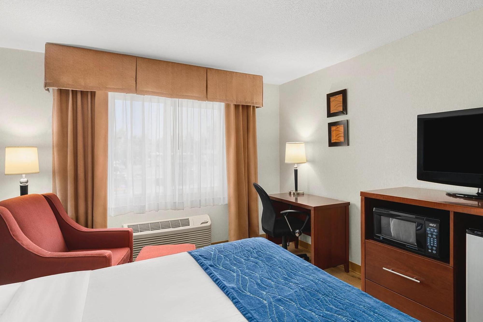 Comfort Inn & Suites Vancouver Downtown City Center Экстерьер фото