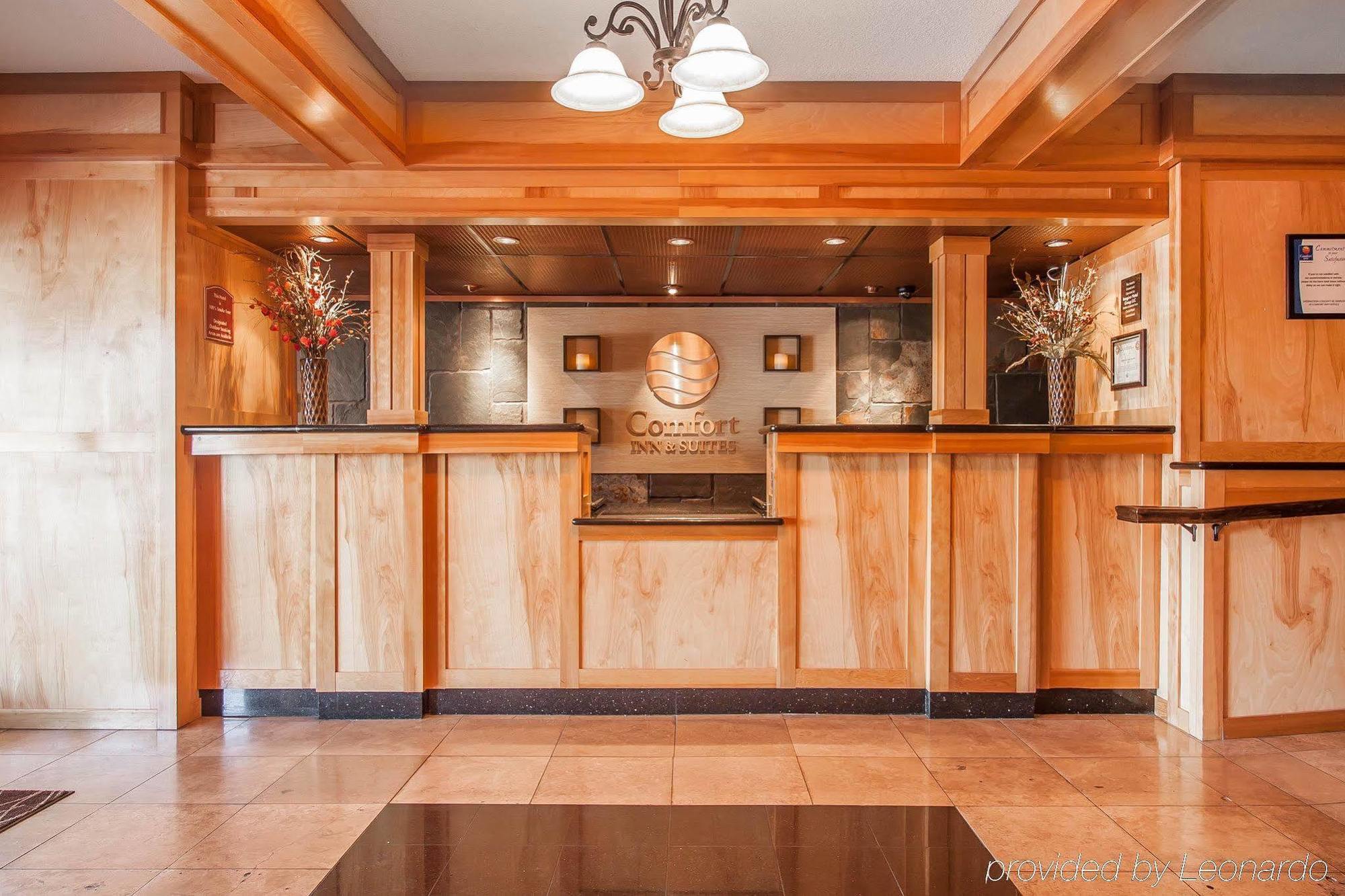 Comfort Inn & Suites Vancouver Downtown City Center Экстерьер фото