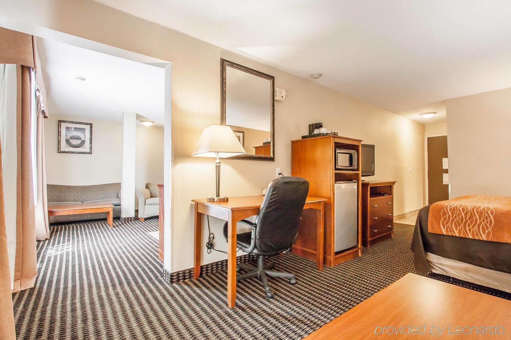 Comfort Inn & Suites Vancouver Downtown City Center Экстерьер фото