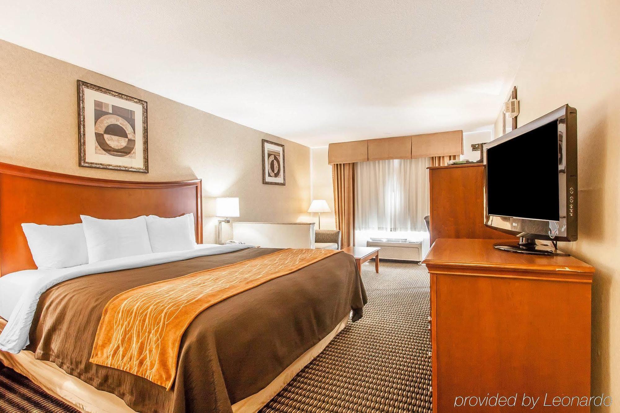 Comfort Inn & Suites Vancouver Downtown City Center Экстерьер фото