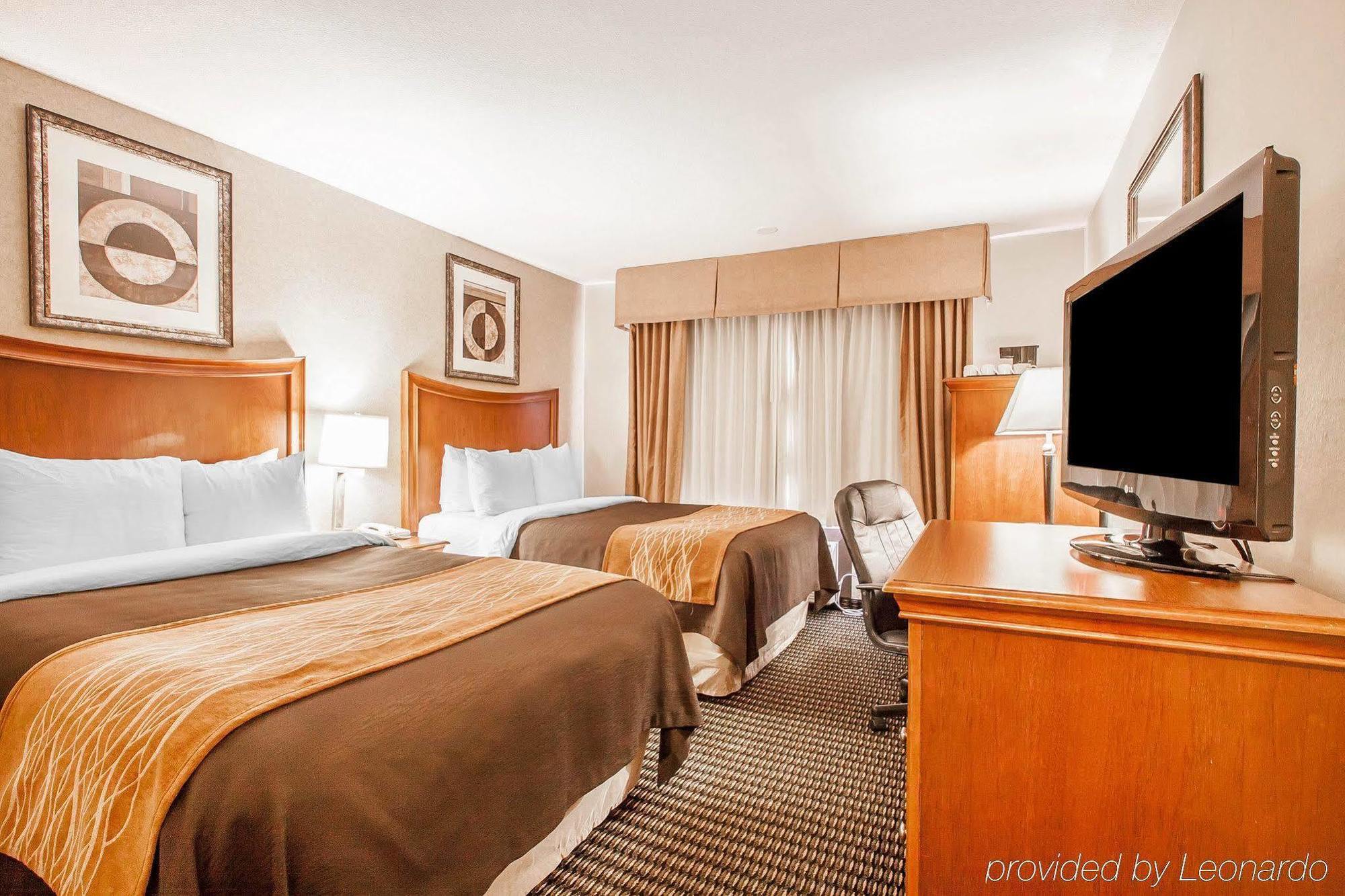 Comfort Inn & Suites Vancouver Downtown City Center Экстерьер фото