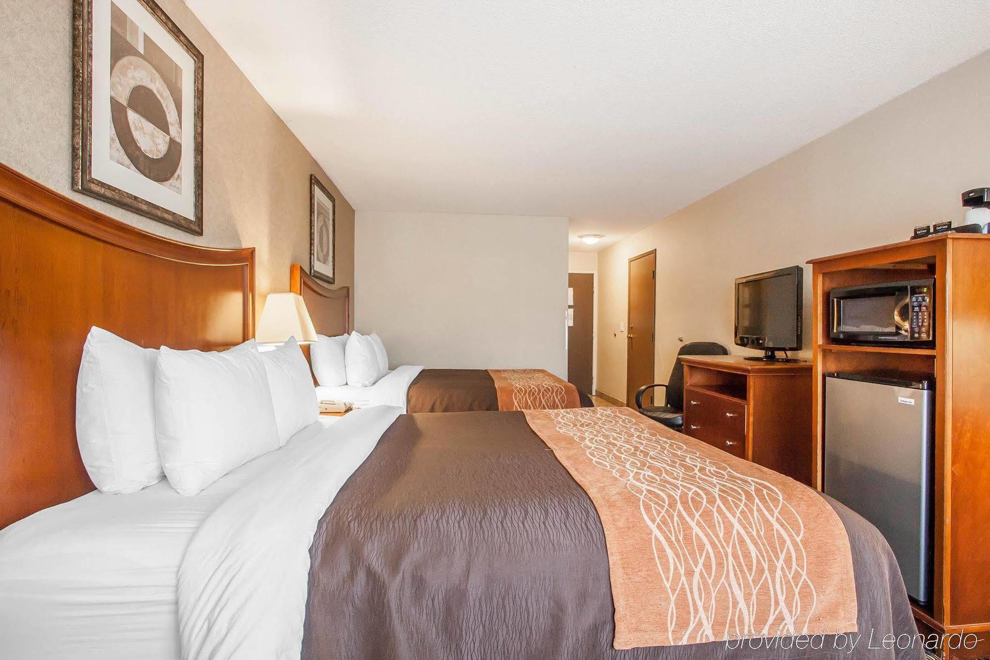 Comfort Inn & Suites Vancouver Downtown City Center Экстерьер фото