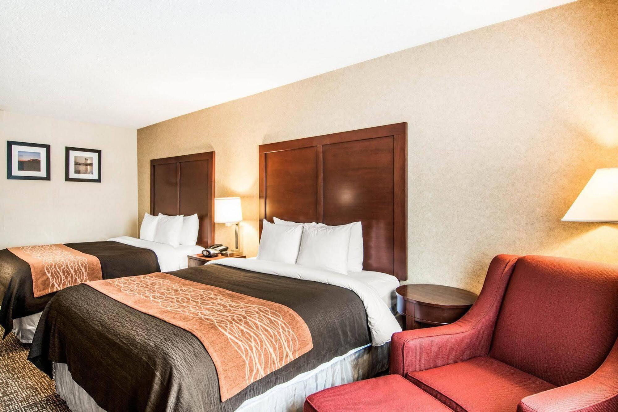 Comfort Inn & Suites Vancouver Downtown City Center Экстерьер фото